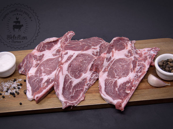 Costeleta do cachaço de porco preto