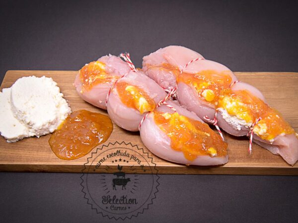 Peito de frango recheado com requeijão e doce de abóbora